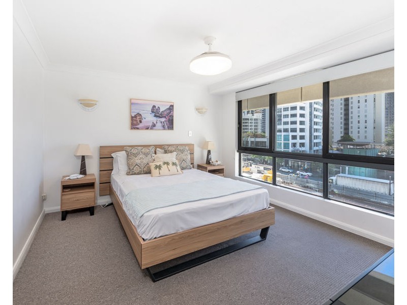 32/15 Victoria Avenue, Broadbeach QLD 4218