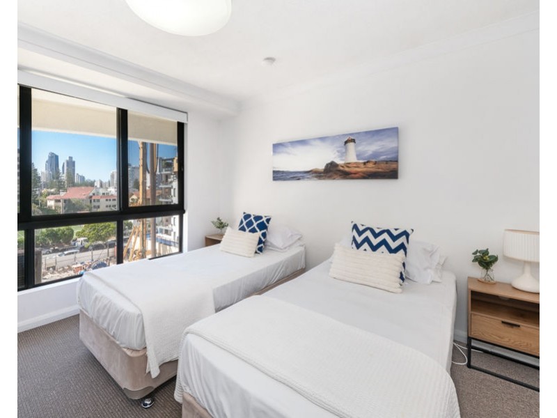32/15 Victoria Avenue, Broadbeach QLD 4218