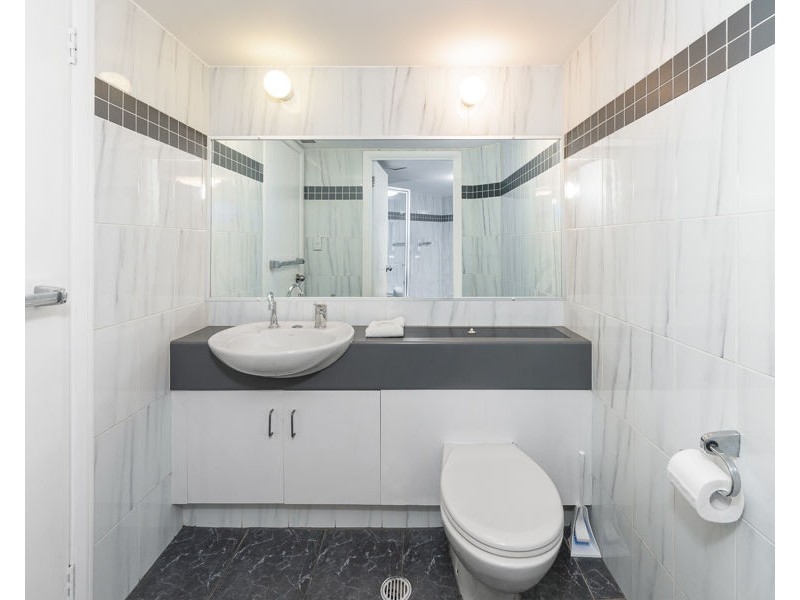 32/15 Victoria Avenue, Broadbeach QLD 4218