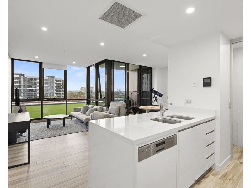 601/2 Como Crescent, Southport QLD 4215