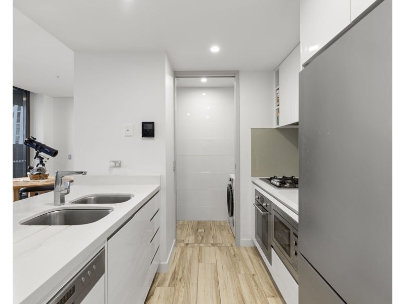 601/2 Como Crescent, Southport QLD 4215