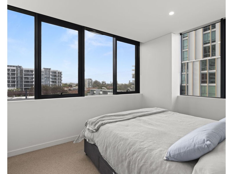 601/2 Como Crescent, Southport QLD 4215