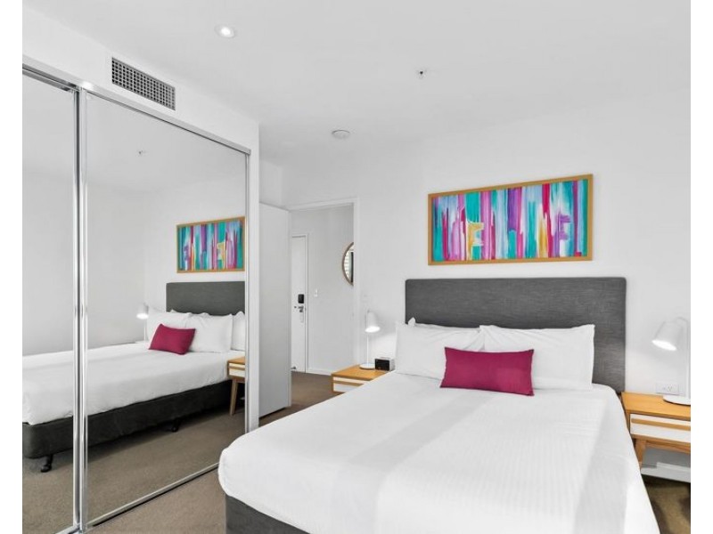 1601/2663 Gold Coast Highway, Broadbeach QLD 4218