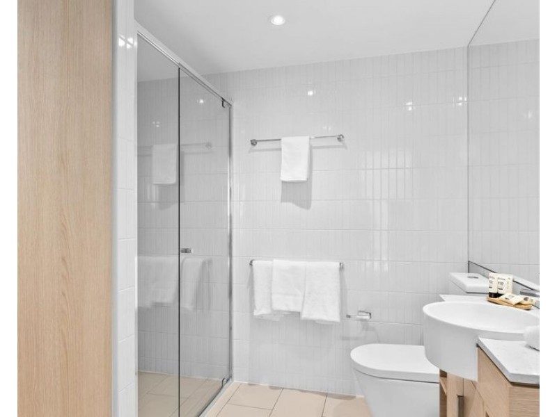 1601/2663 Gold Coast Highway, Broadbeach QLD 4218