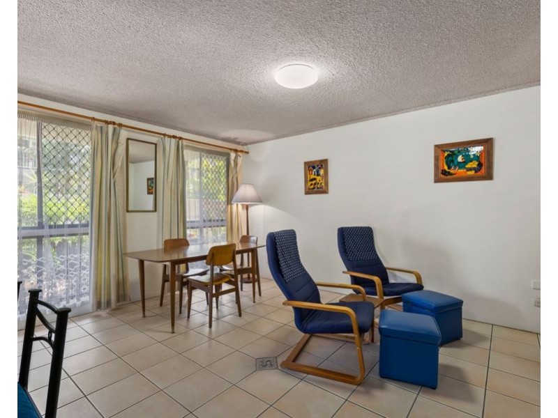 1/5 St Kilda Avenue, Broadbeach QLD 4218