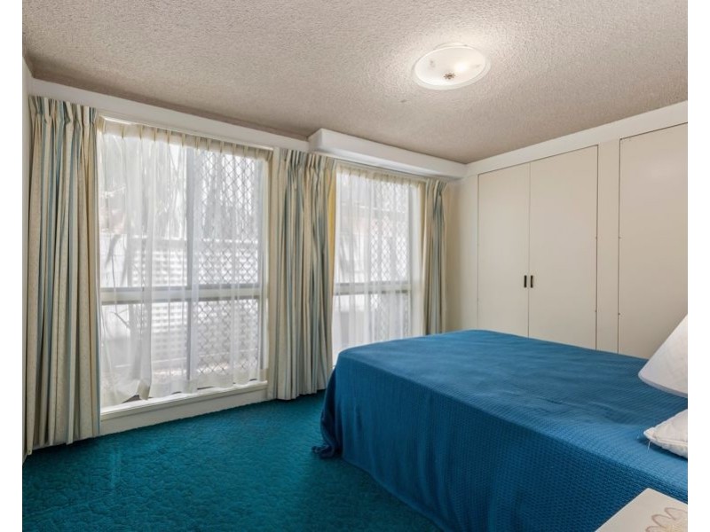 1/5 St Kilda Avenue, Broadbeach QLD 4218