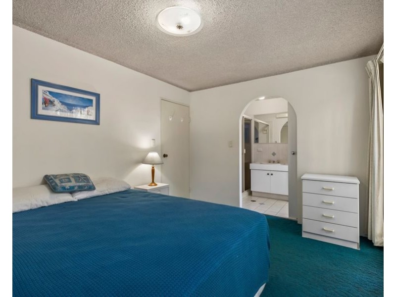 1/5 St Kilda Avenue, Broadbeach QLD 4218