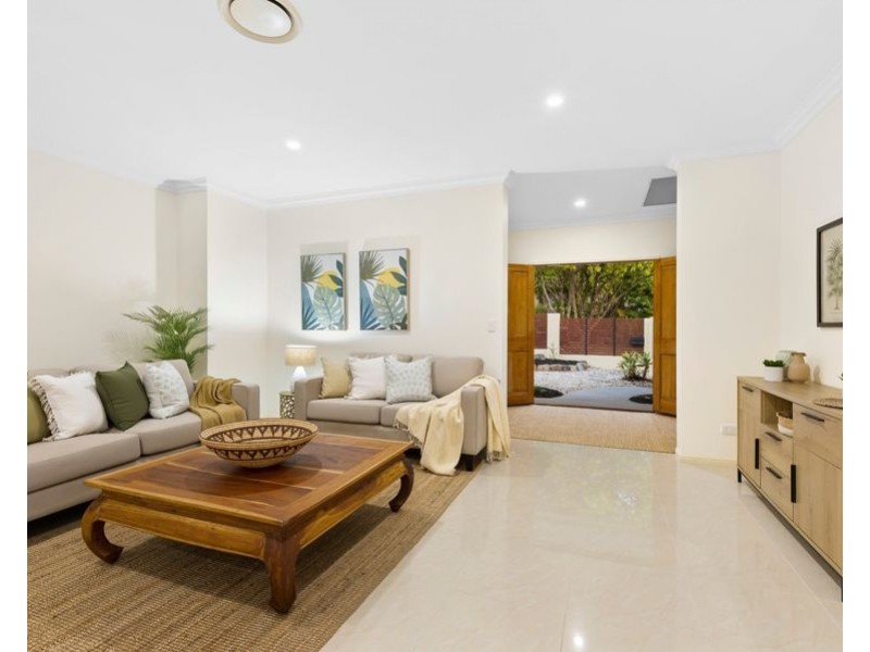 15 Silkwood Way, Molendinar QLD 4214