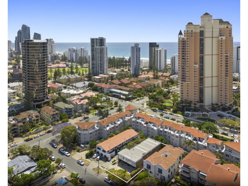 2/21 Jubilee Avenue, Broadbeach QLD 4218