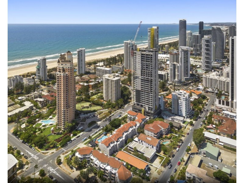 2/21 Jubilee Avenue, Broadbeach QLD 4218