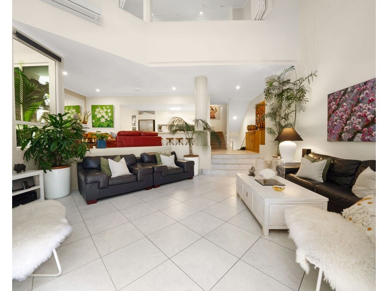 30/125 Santa Cruz Boulevard, Clear Island Waters QLD 4226