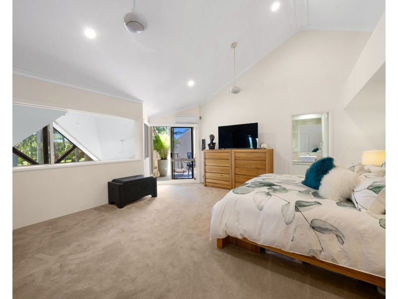 30/125 Santa Cruz Boulevard, Clear Island Waters QLD 4226