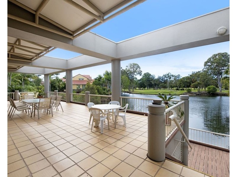 30/125 Santa Cruz Boulevard, Clear Island Waters QLD 4226