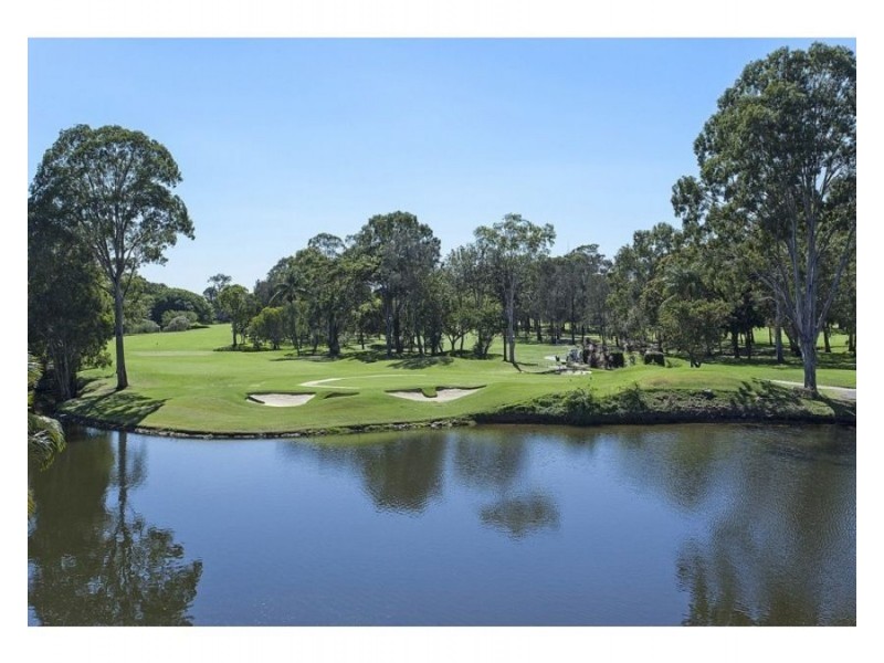 30/125 Santa Cruz Boulevard, Clear Island Waters QLD 4226