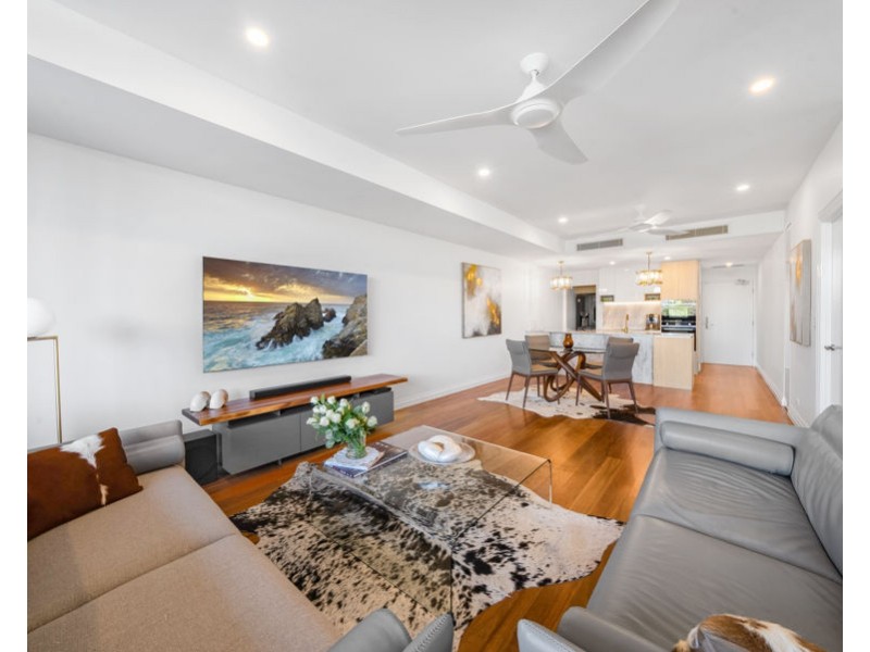 102/185 Old Burleigh Road, Broadbeach QLD 4218