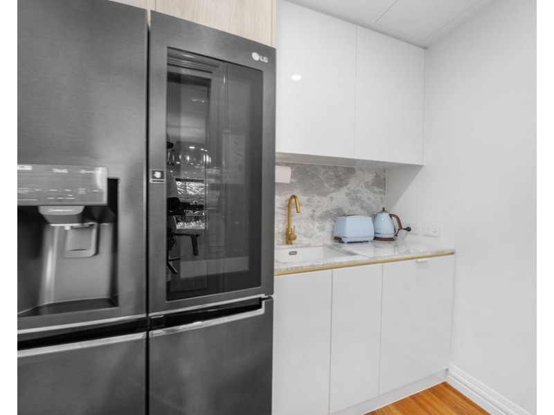 102/185 Old Burleigh Road, Broadbeach QLD 4218