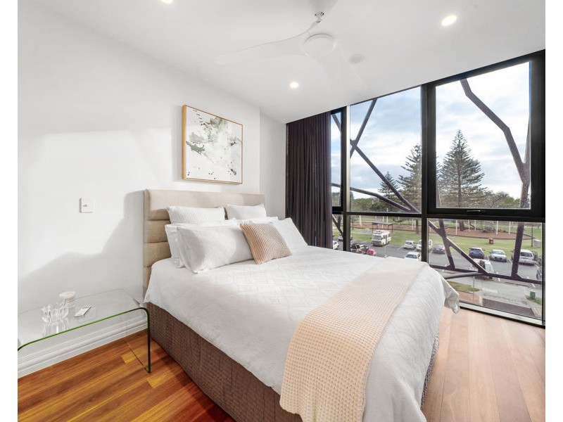 102/185 Old Burleigh Road, Broadbeach QLD 4218