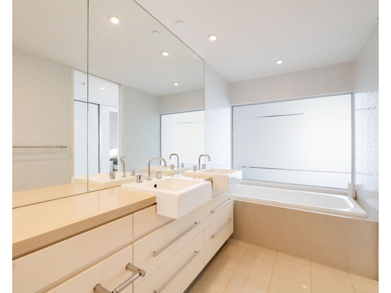 2902/89 Surf Parade, Broadbeach QLD 4218