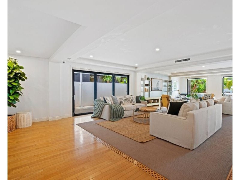 13 Seafarer Court, Surfers Paradise QLD 4217
