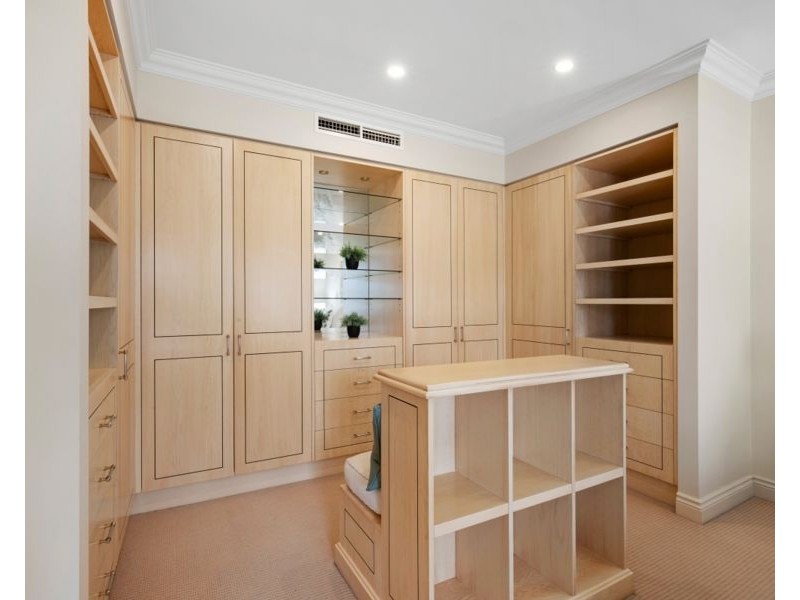 13 Seafarer Court, Surfers Paradise QLD 4217