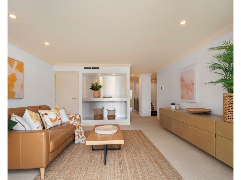 13 Seafarer Court, Surfers Paradise QLD 4217