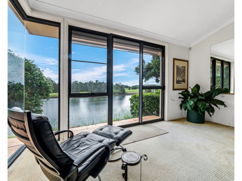 133/125 Santa Cruz Boulevard, Clear Island Waters QLD 4226