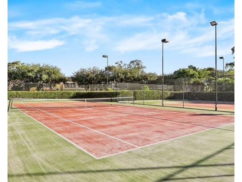 133/125 Santa Cruz Boulevard, Clear Island Waters QLD 4226