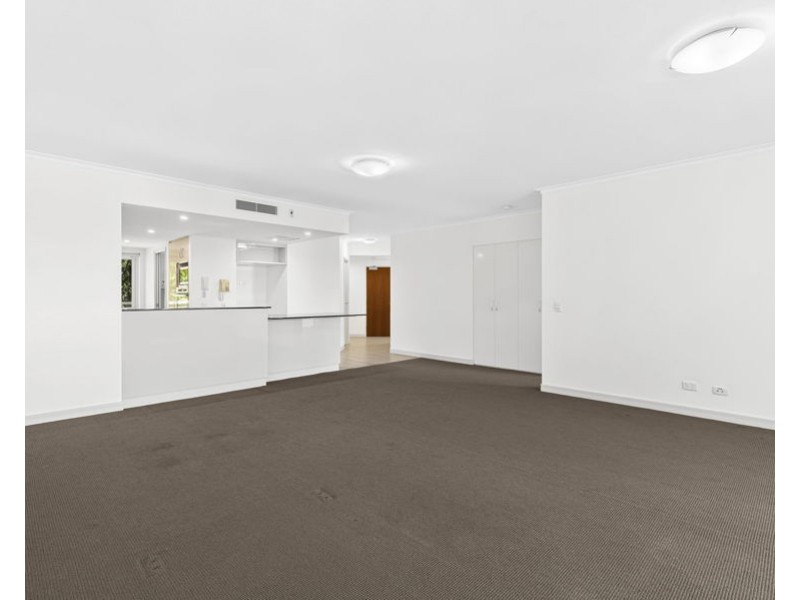 4165 Archer Hill Drive, Benowa QLD 4217