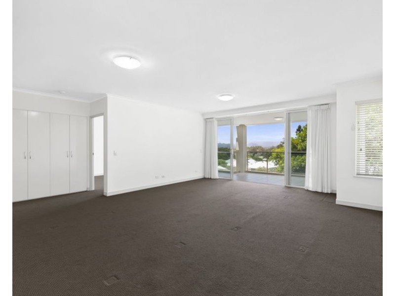 4165 Archer Hill Drive, Benowa QLD 4217