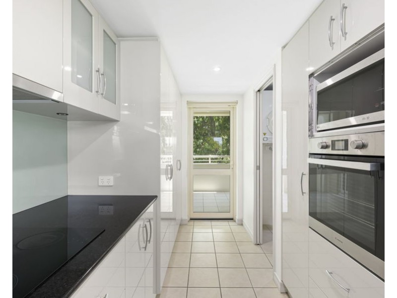 4165 Archer Hill Drive, Benowa QLD 4217