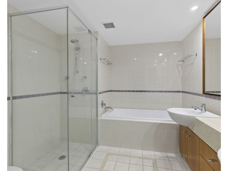 4165 Archer Hill Drive, Benowa QLD 4217