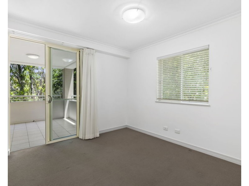 4165 Archer Hill Drive, Benowa QLD 4217