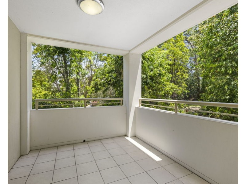 4165 Archer Hill Drive, Benowa QLD 4217