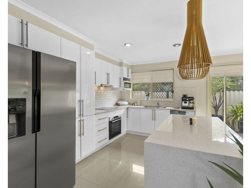 6/154 Central Street, Labrador QLD 4215