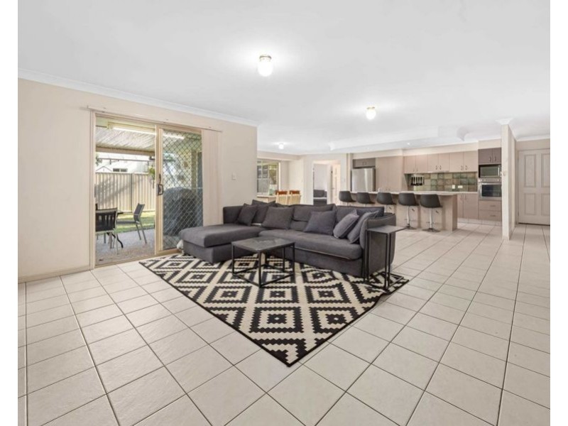 12 Stringybark Drive, Molendinar QLD 4214