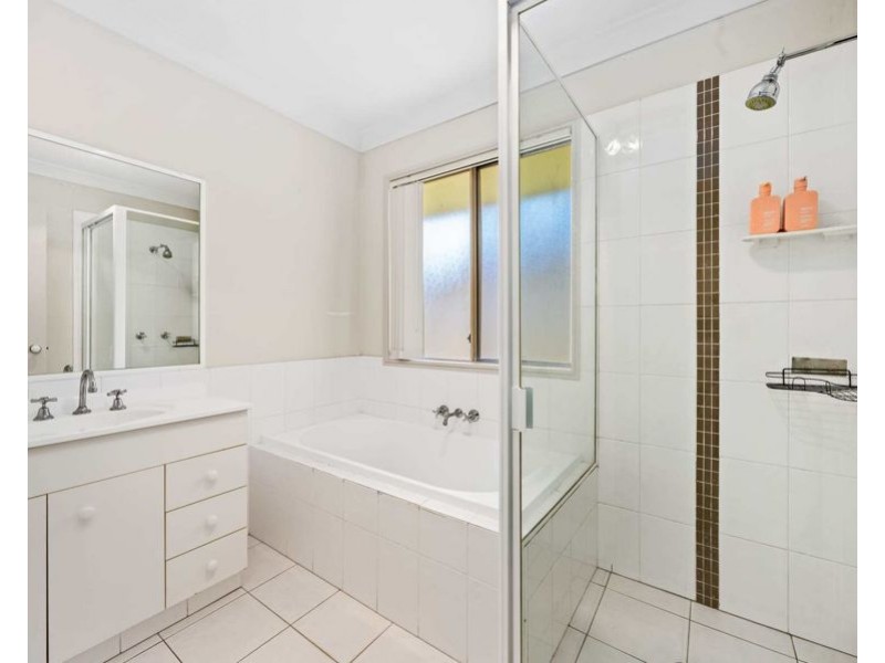 12 Stringybark Drive, Molendinar QLD 4214