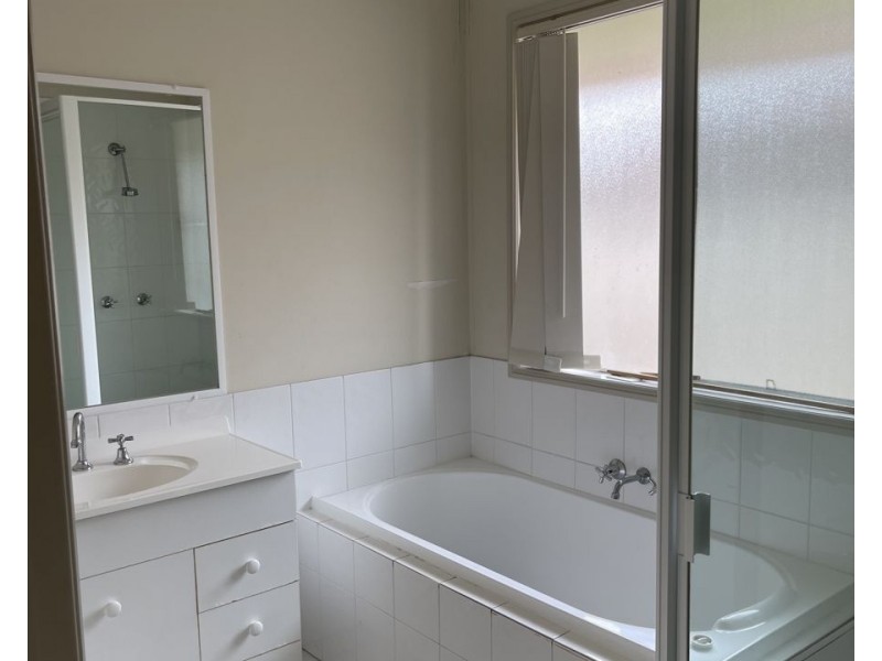 12 Stringybark Drive, Molendinar QLD 4214