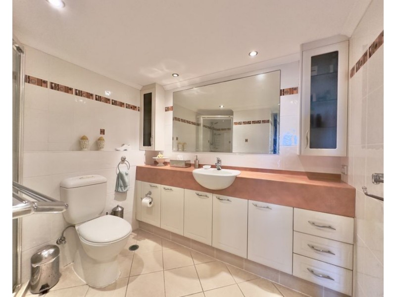 18/5 Admiralty Drive, Surfers Paradise QLD 4217