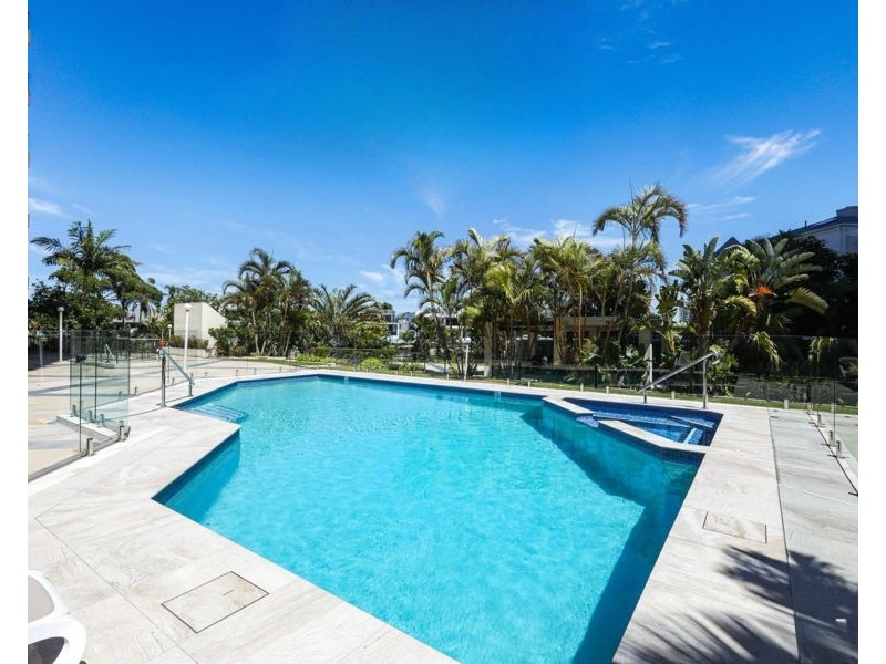 18/5 Admiralty Drive, Surfers Paradise QLD 4217