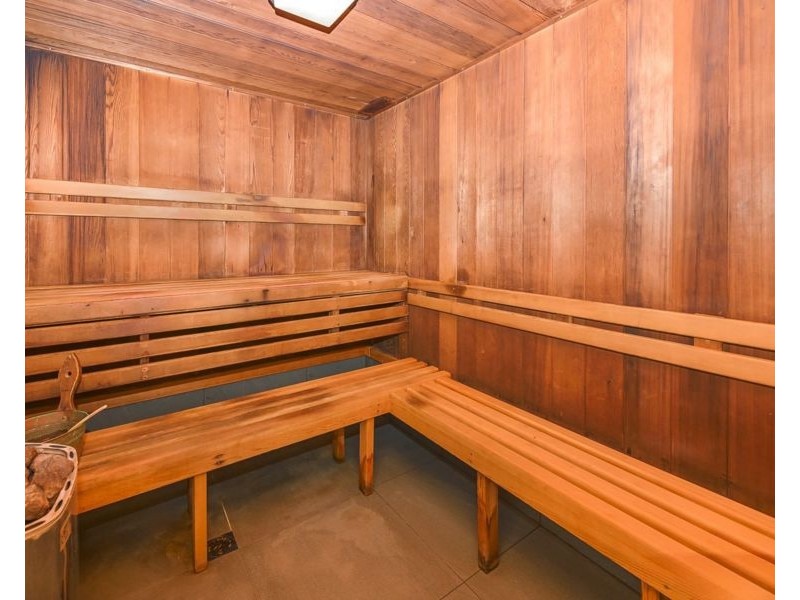 18/5 Admiralty Drive, Surfers Paradise QLD 4217