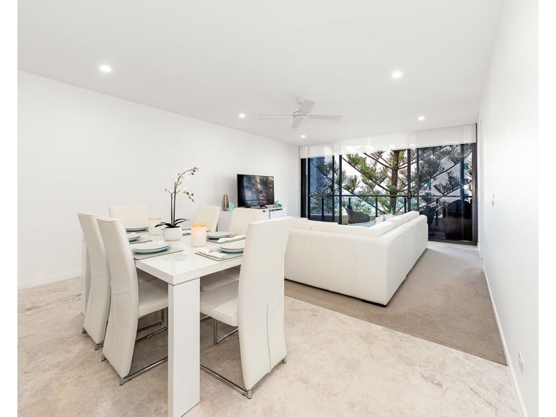 702/95-97 Old Burleigh Road, Broadbeach QLD 4218