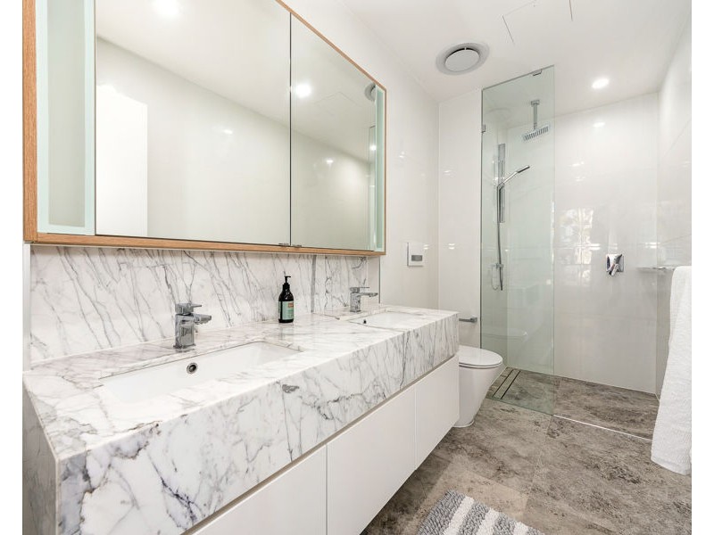 702/95-97 Old Burleigh Road, Broadbeach QLD 4218