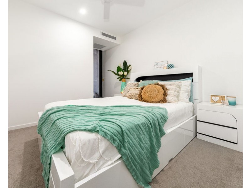 702/95-97 Old Burleigh Road, Broadbeach QLD 4218