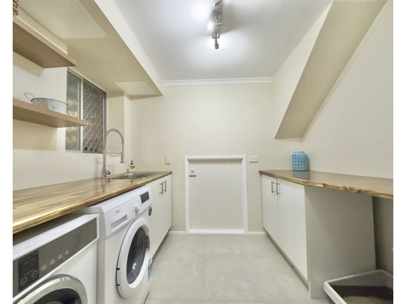 2 Flinders Avenue, Molendinar QLD 4214