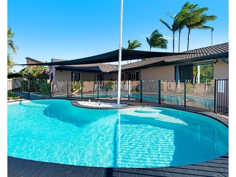 8 Forster Avenue, Bundall QLD 4217