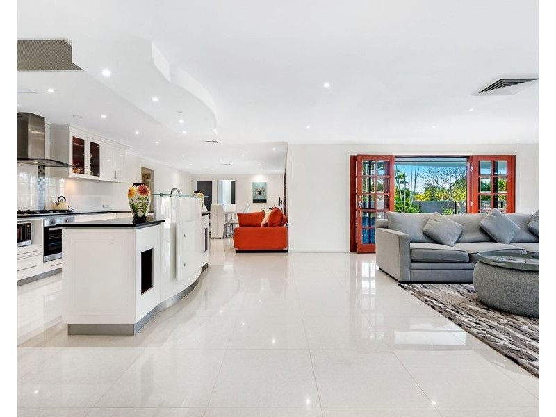 8 Forster Avenue, Bundall QLD 4217
