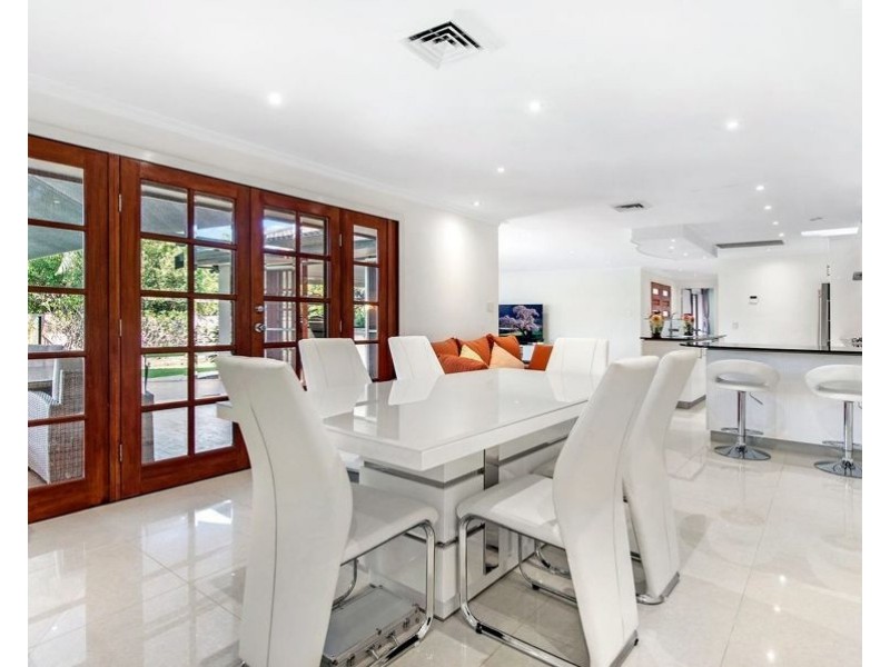 8 Forster Avenue, Bundall QLD 4217