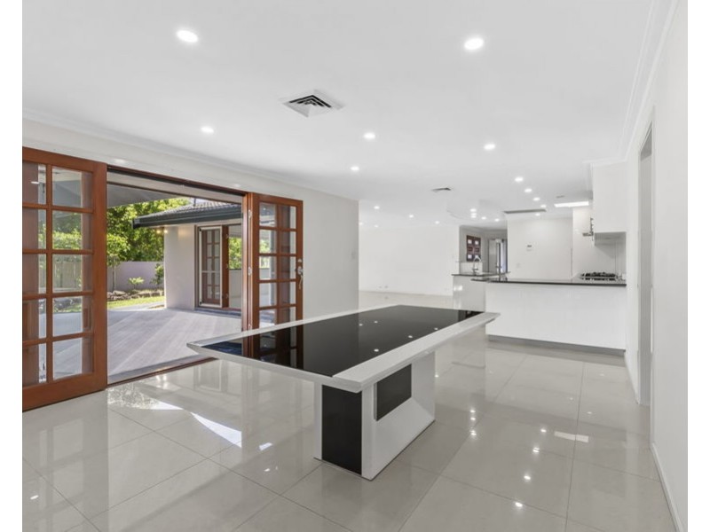 8 Forster Avenue, Bundall QLD 4217