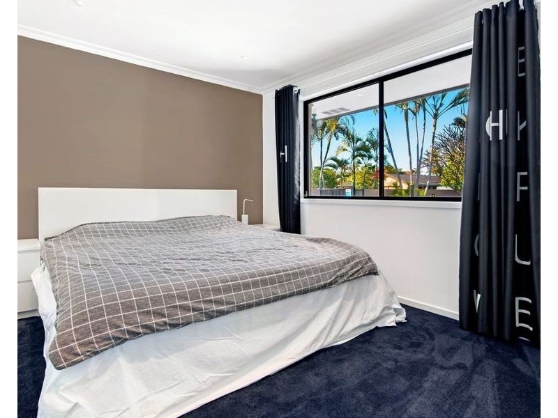 8 Forster Avenue, Bundall QLD 4217