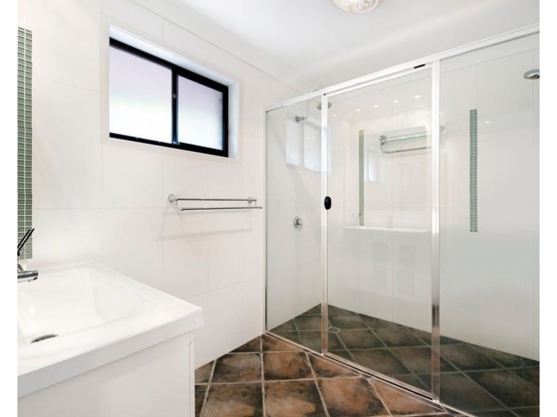 8 Forster Avenue, Bundall QLD 4217